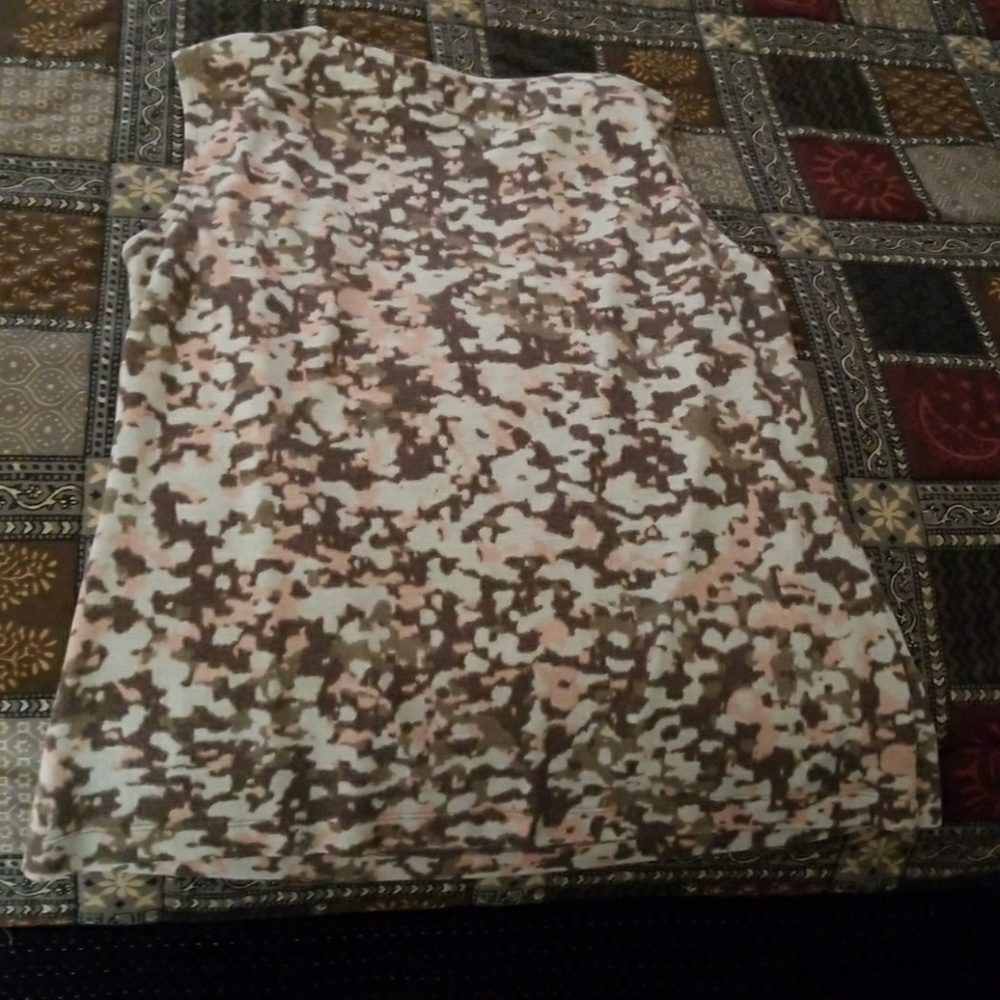 Top - Picture 3 of 3